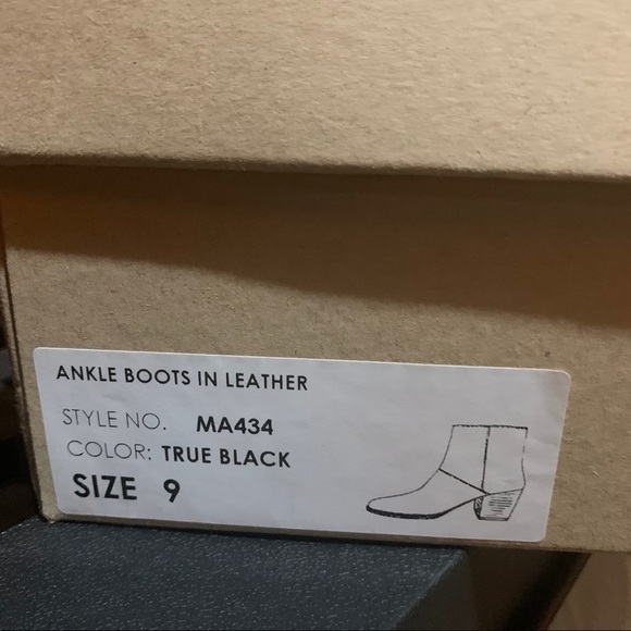 Madewell Genuine Leather Black Chunky Heel Ankle Booties - Picture 6 of 10